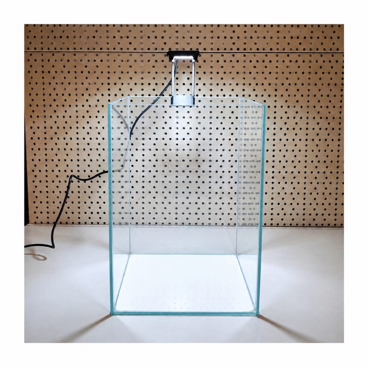 Aquarium 21×21×31 cm Optiwhite mit LED – Ansicht 1