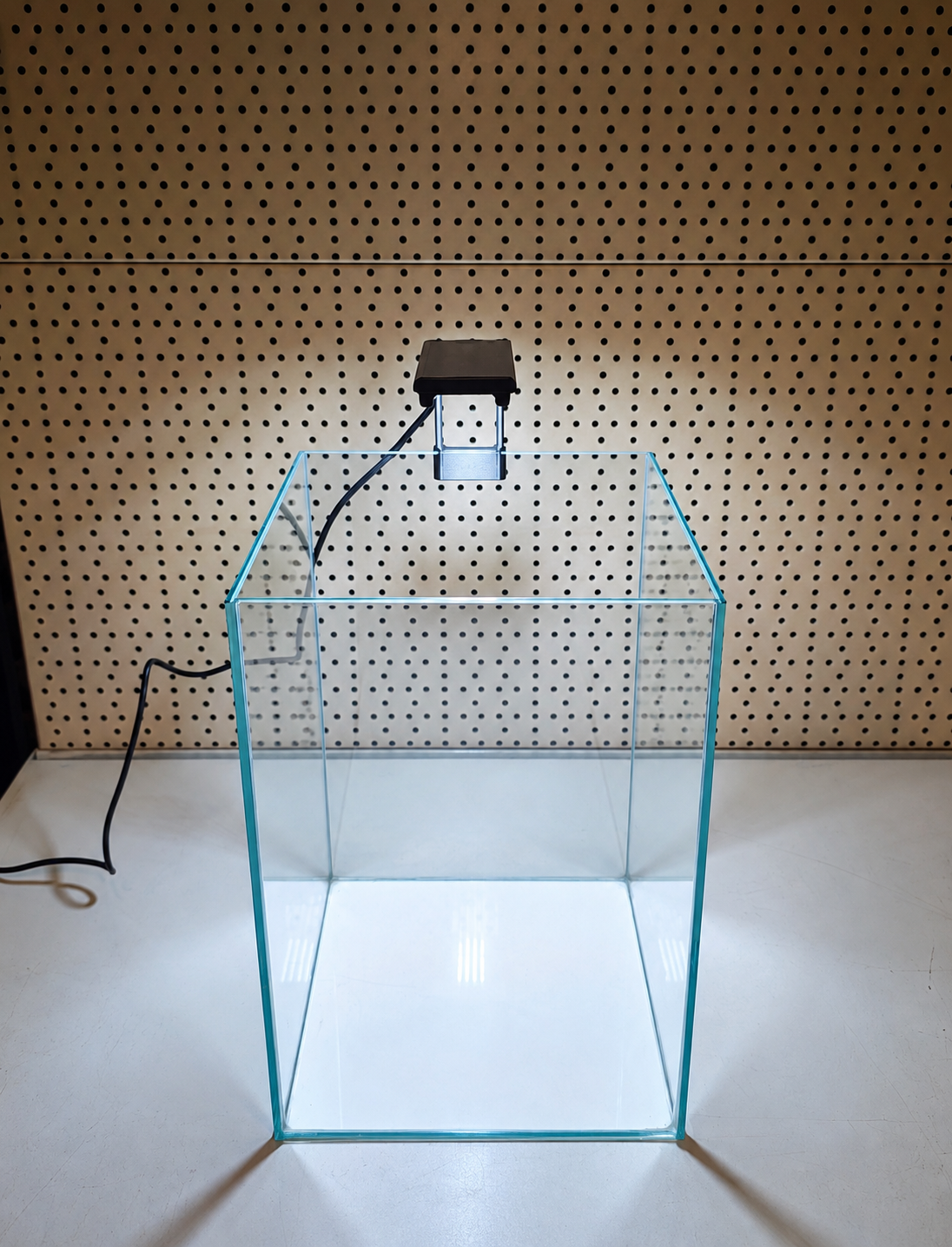 Aquarium 21×21×31 cm Optiwhite mit LED – Ansicht 2