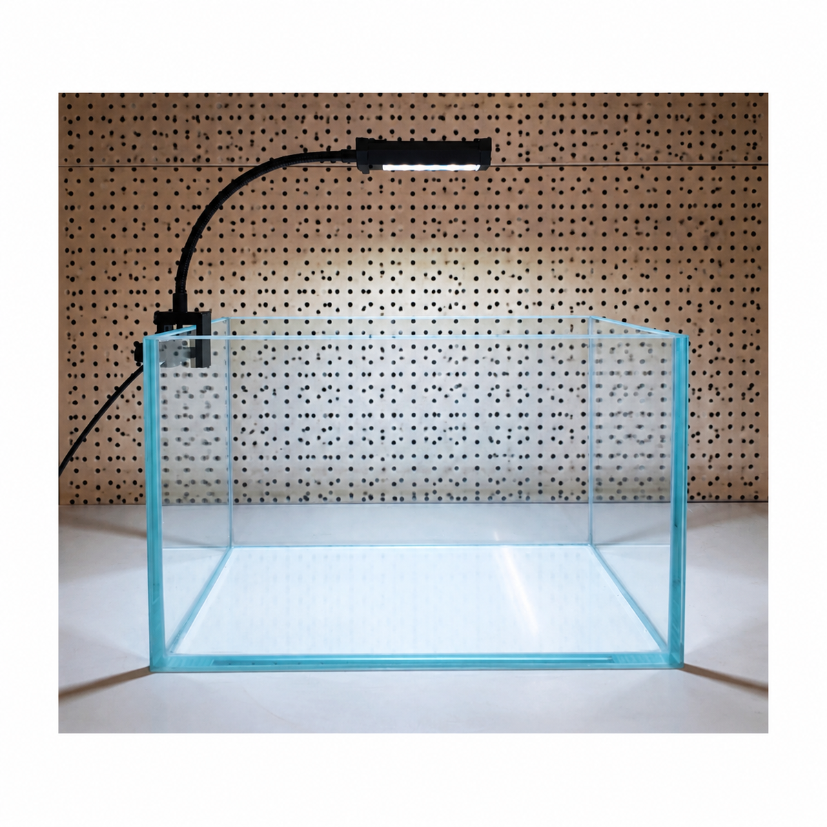 Aquarium 37×25×23 cm Optiwhite mit LED – Ansicht 1