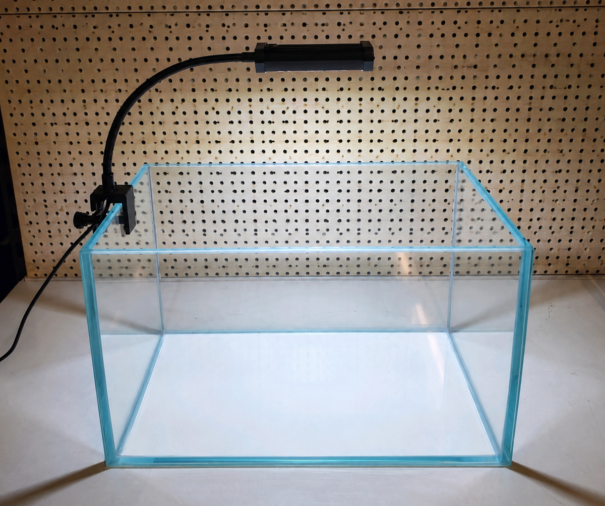 Aquarium 37×25×23 cm Optiwhite mit LED – Ansicht 2