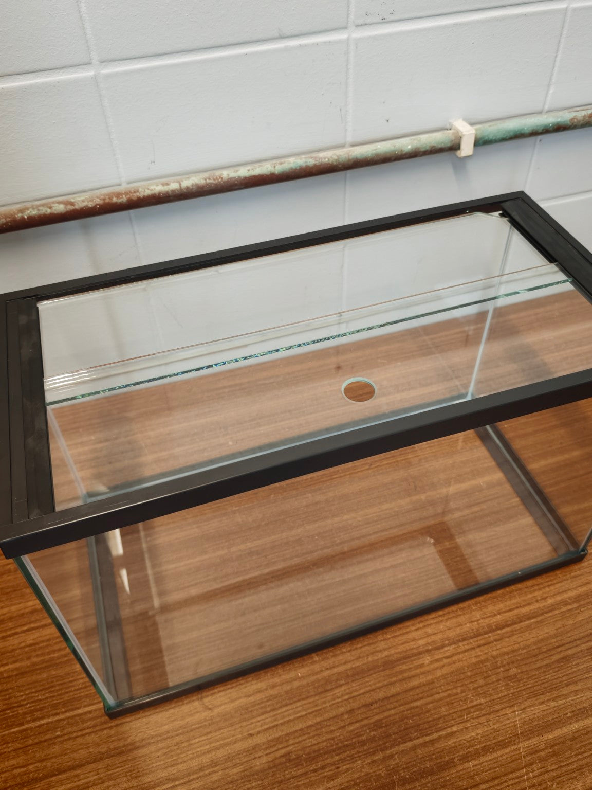 Aquarium 50×25×30 cm mit Glas-Schiebeabdeckung – Ansicht 2
