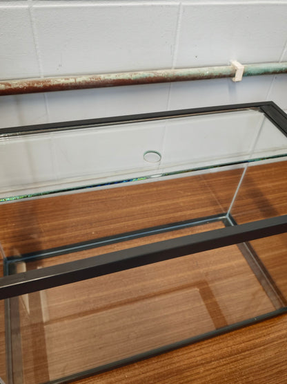 Aquarium 50×25×30 cm mit Glas-Schiebeabdeckung – Ansicht 3