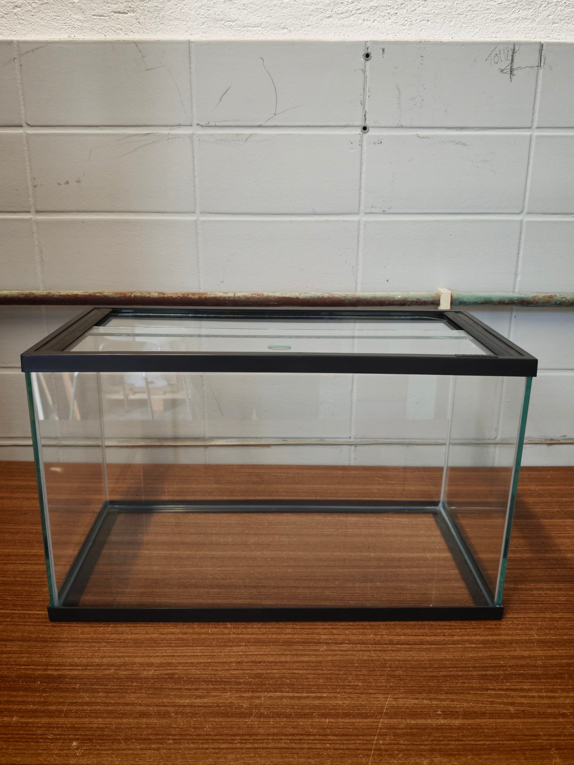 Aquarium 50×25×30 cm mit Glas-Schiebeabdeckung – Ansicht 1