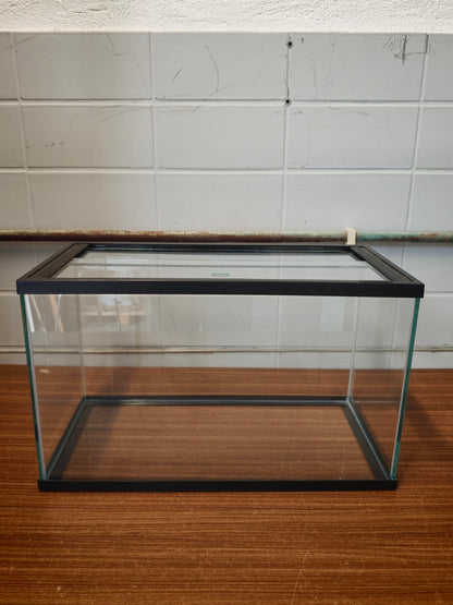 Aquarium 50×25×30 cm mit Glas-Schiebeabdeckung – Ansicht 1