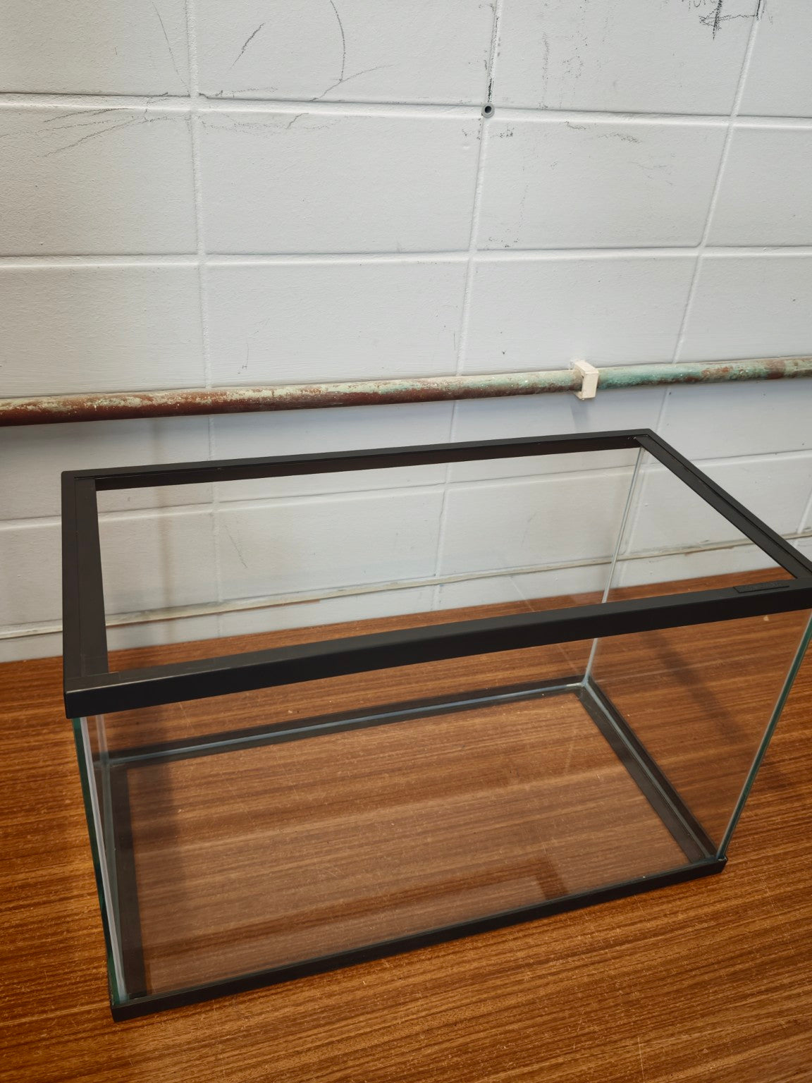 Aquarium 50×25×30 cm mit Glas-Schiebeabdeckung – Ansicht 4