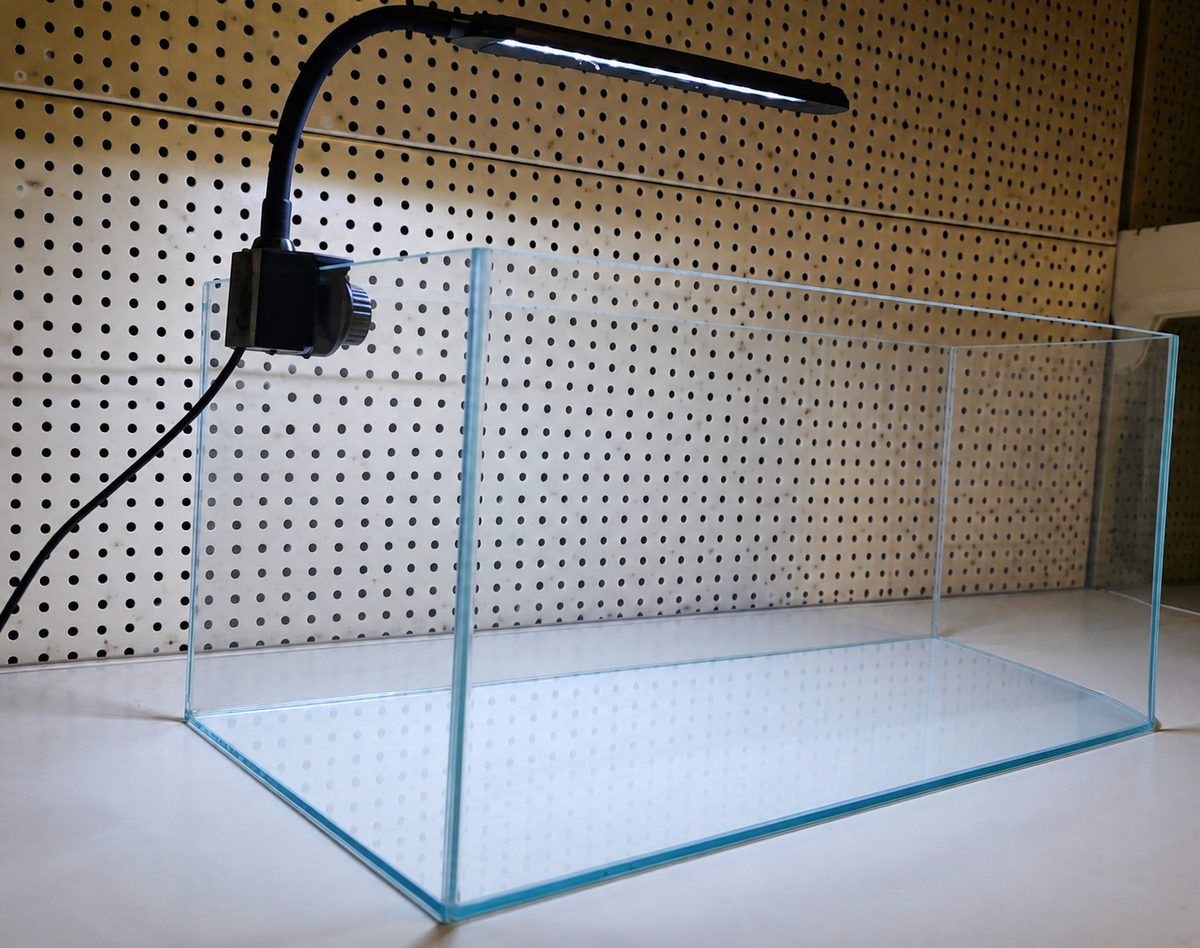 Aquarium 50×30×25 cm Optiwhite mit LED – Ansicht 3
