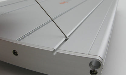 daytime pendix – Detailansicht der Seilaufhängung am Aluminiumprofil