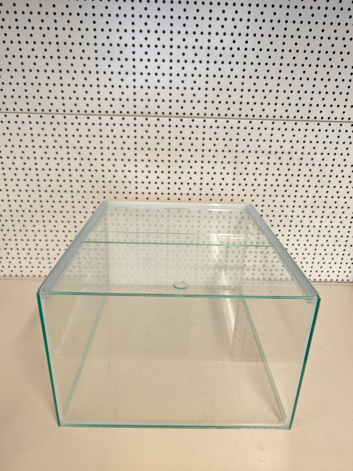 Aquarium 33x38x22 pour étagère Kallax, fond blanc