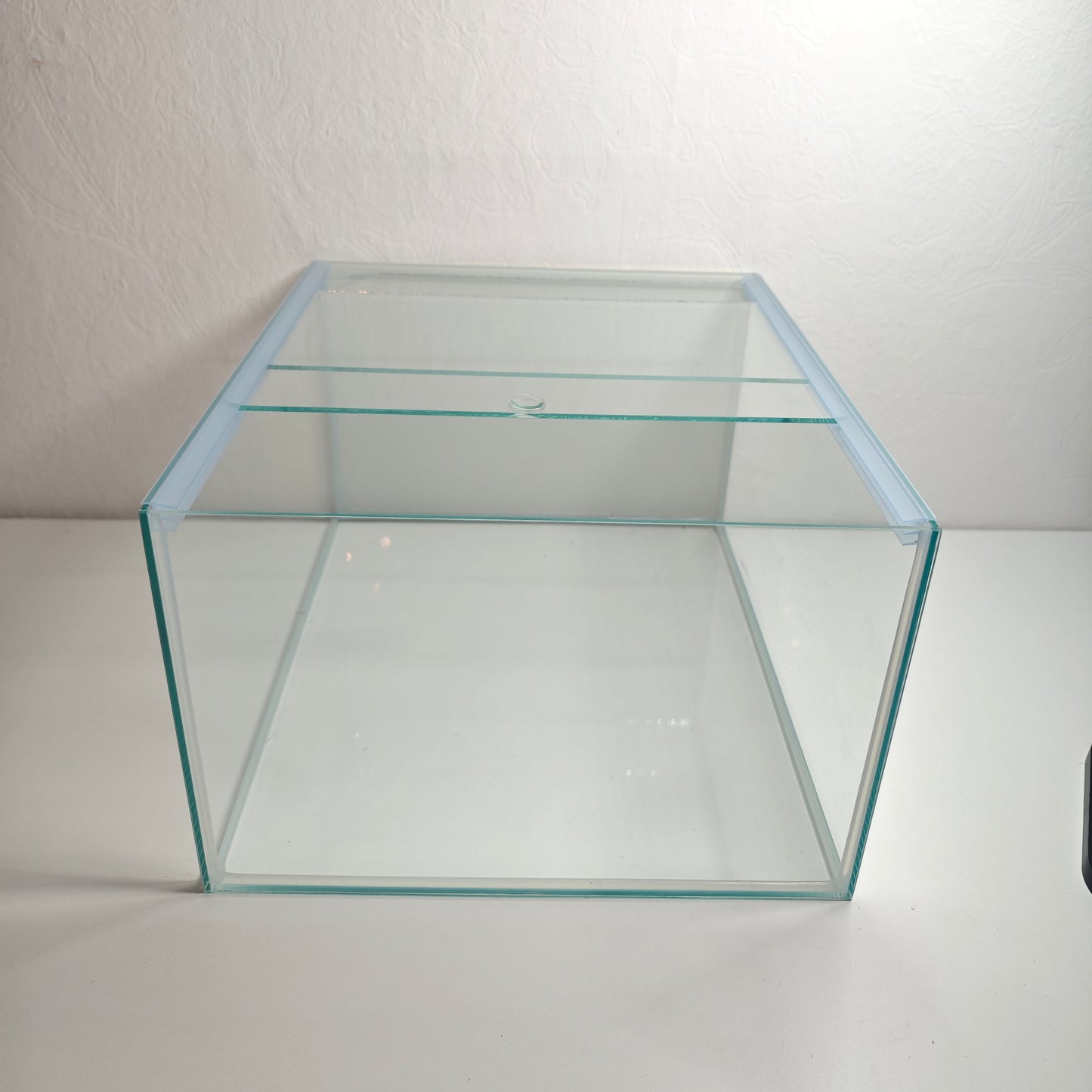 Aquarium 33x38x22cm für Kallax Regal 27,5 Liter transparent, weiße Rückwand