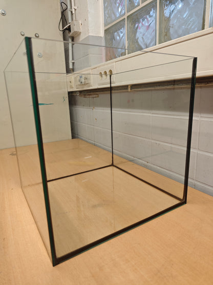 B-Ware: Aquarium Cube 91 Liter 45x45x45cm