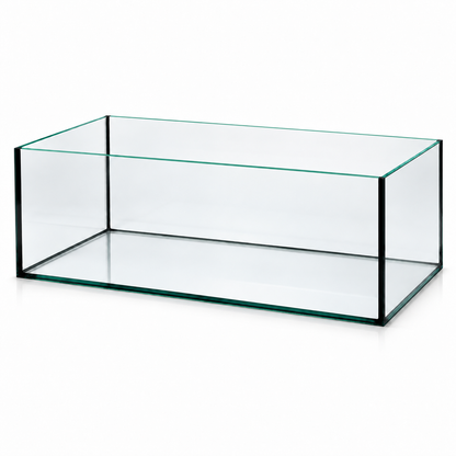 Terra-Natur Aquarium 68 × 38 × 25 cm mit schwarzer Silikonverklebung auf weißem Hintergrund