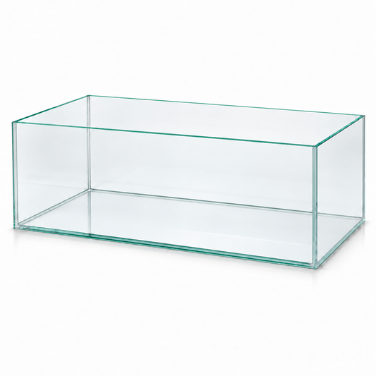 Terra-Natur Aquarium 68 × 38 × 25 cm mit transparenter Silikonverklebung auf weißem Hintergrund